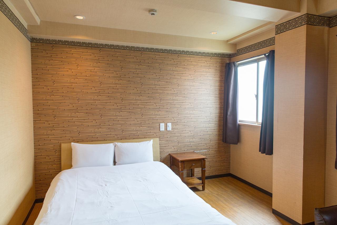 Uehonmachi Plaza Hotel (Adults Only) Osaka Eksteriør billede