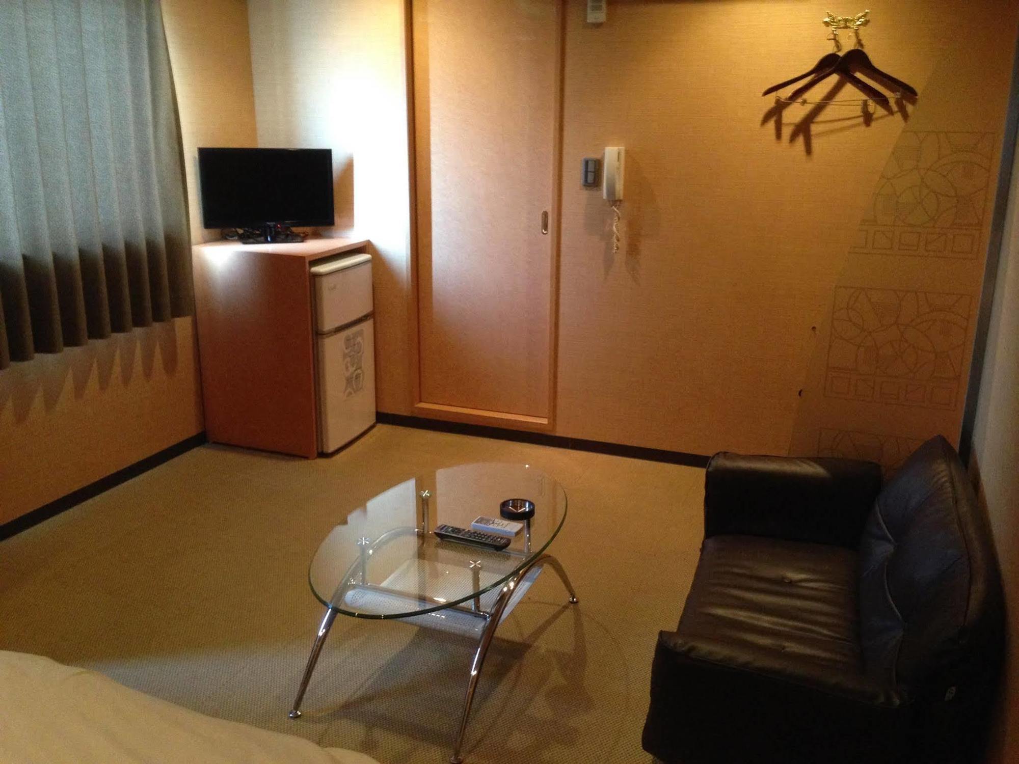 Uehonmachi Plaza Hotel (Adults Only) Osaka Eksteriør billede